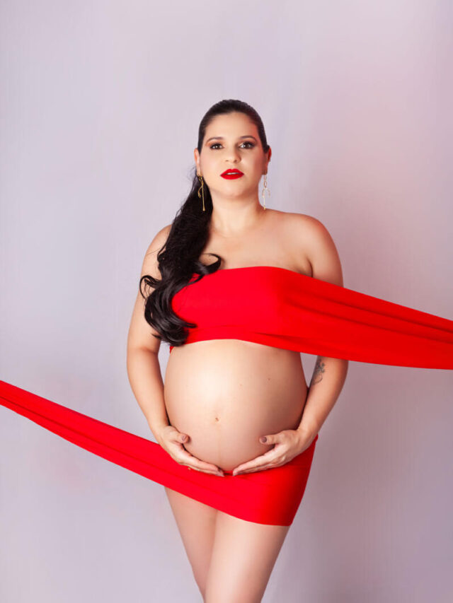 Ensaio gestante em estúdio